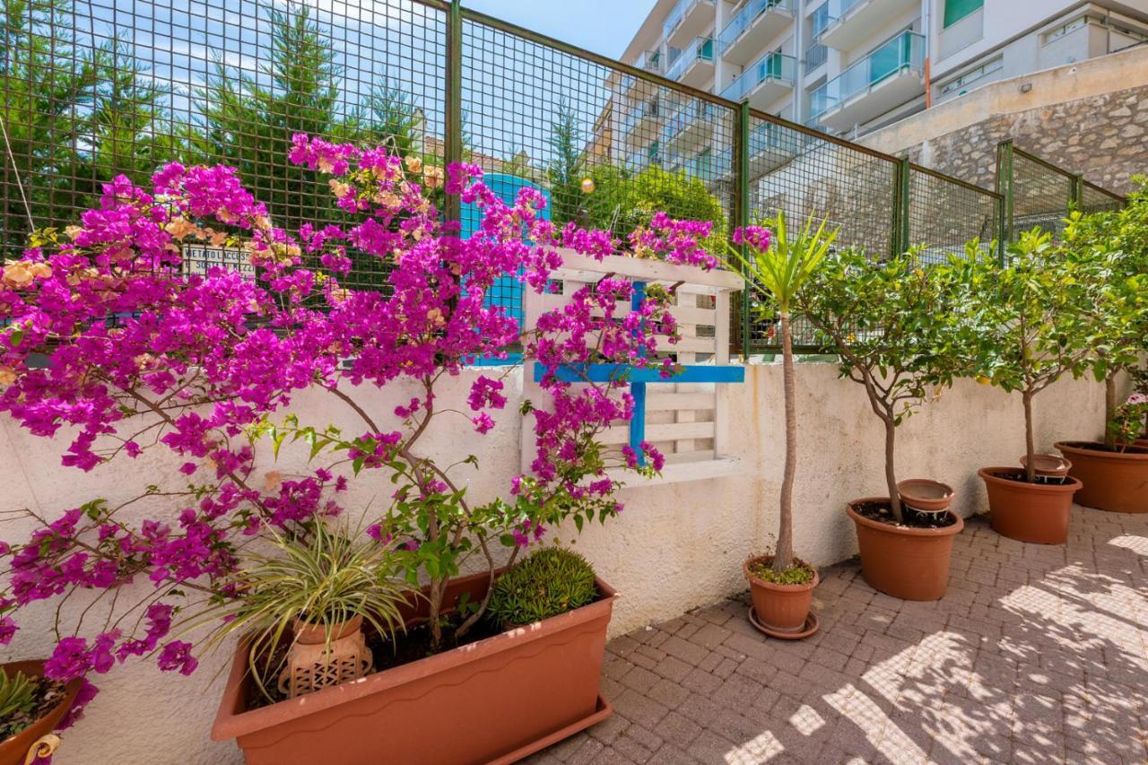 Albergo Oasi Finale Ligure Exterior photo