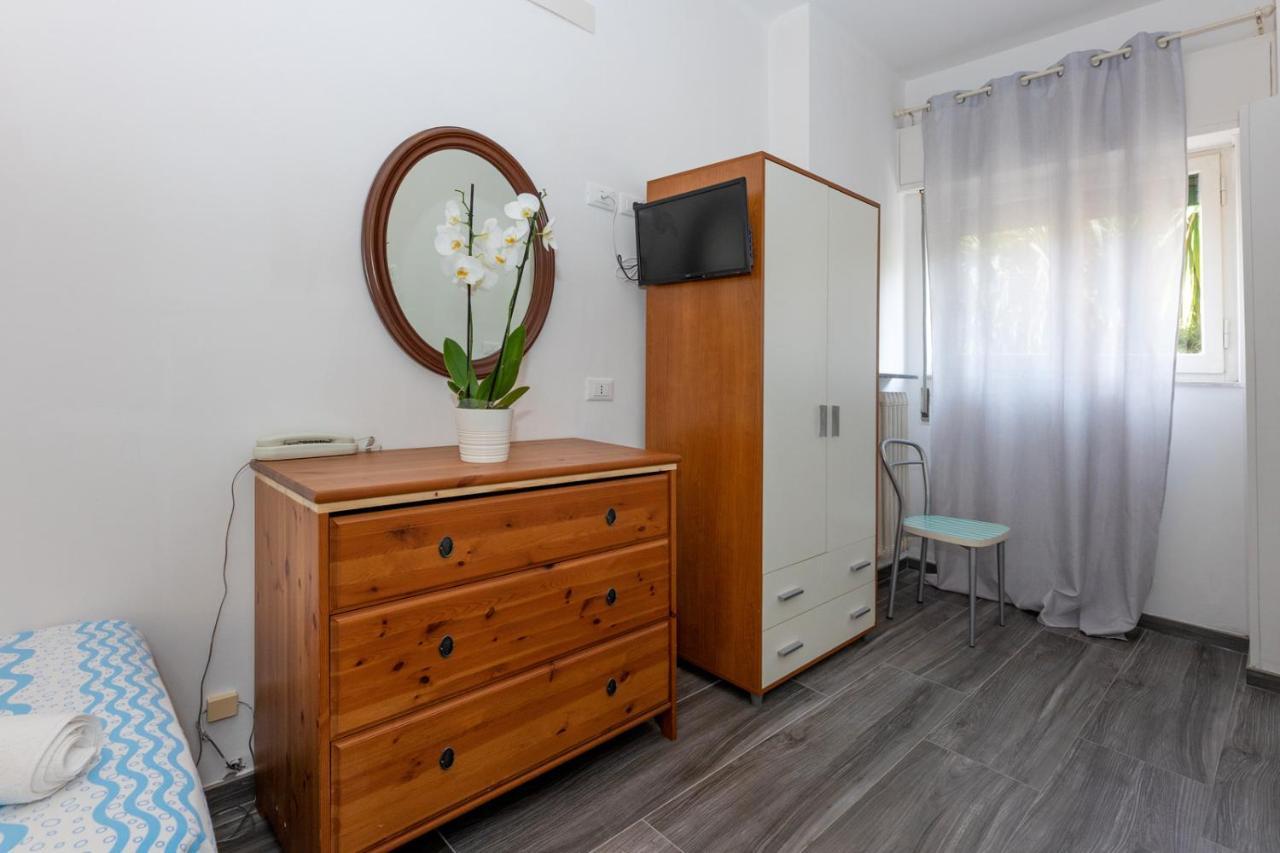 Albergo Oasi Finale Ligure Exterior photo