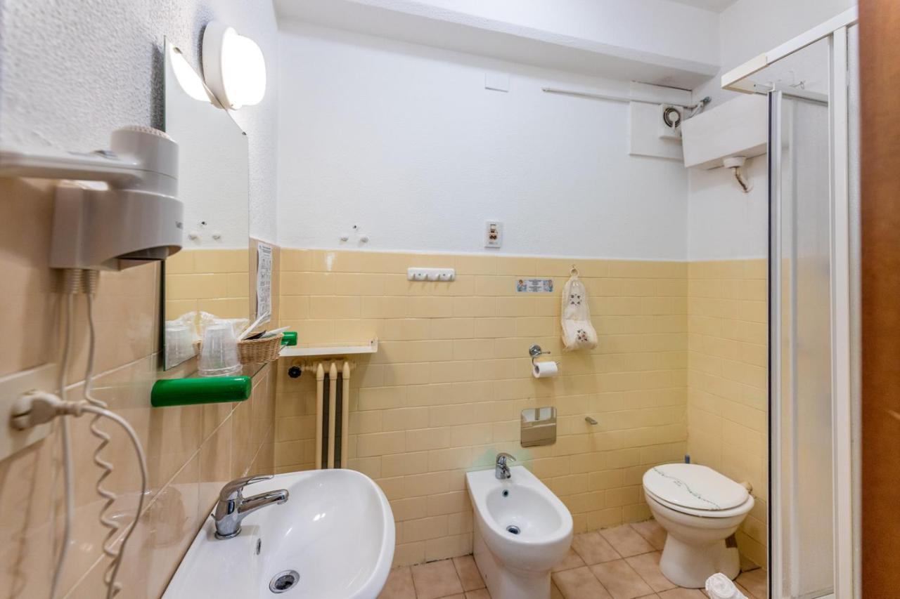 Albergo Oasi Finale Ligure Exterior photo