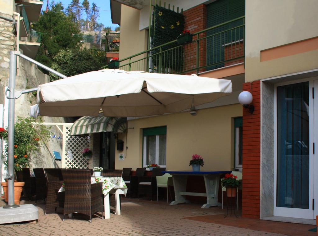 Albergo Oasi Finale Ligure Exterior photo