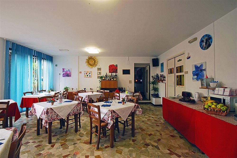 Albergo Oasi Finale Ligure Exterior photo