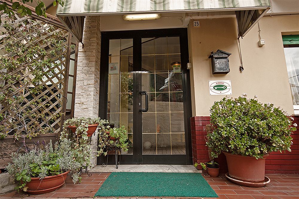 Albergo Oasi Finale Ligure Exterior photo
