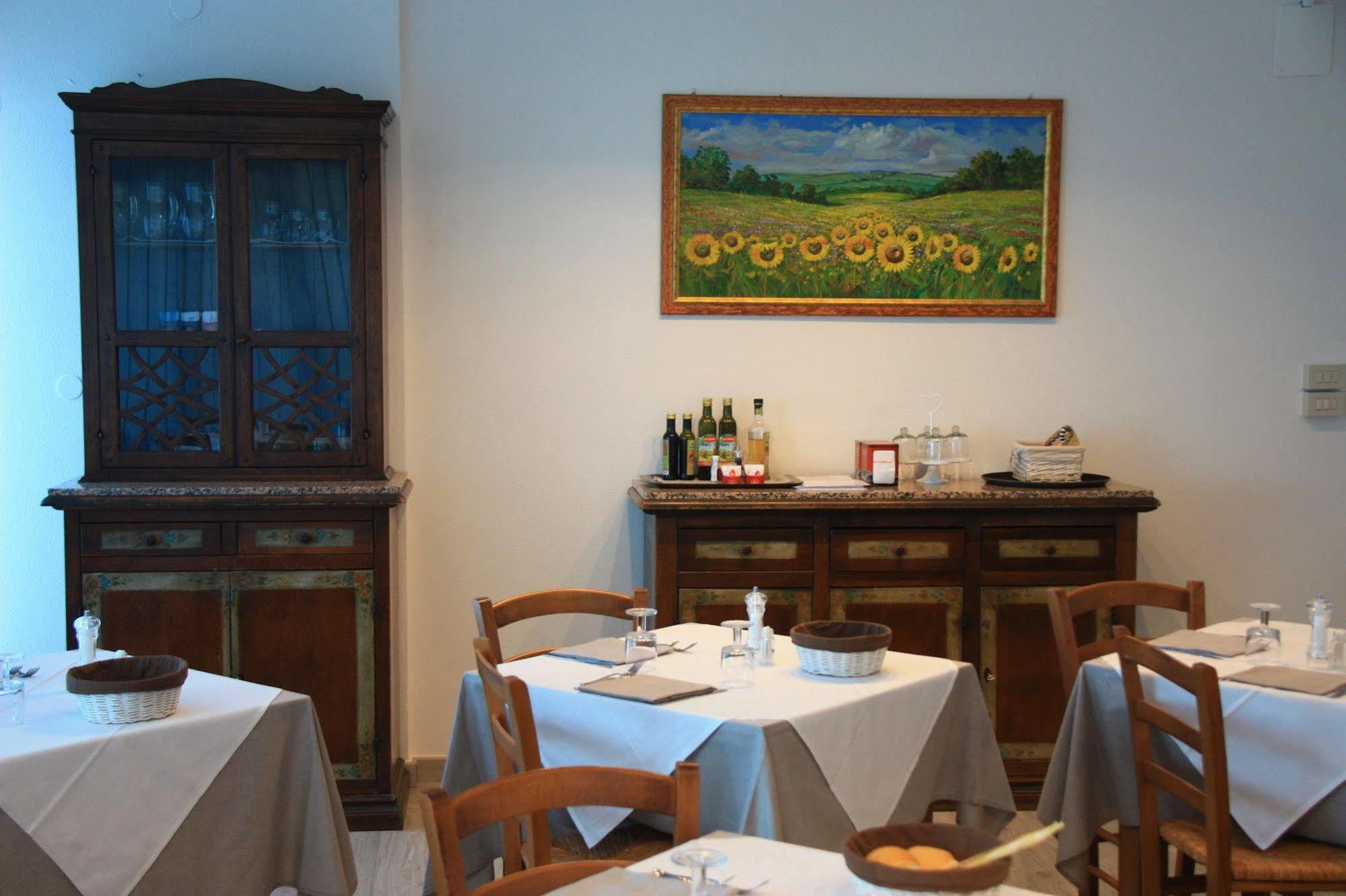 Albergo Oasi Finale Ligure Exterior photo